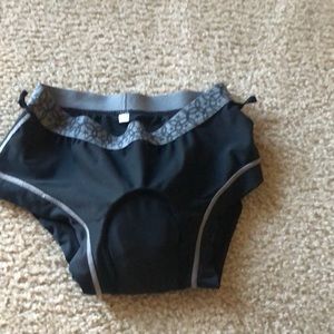 Boy short mountain bike short liner.